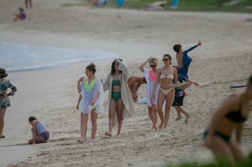 Selena Gomez in a bikini on the beach in Honolulu, HI - January 1, 2020

Ouch! Selena Gomez Gets Stung by a Man-of-War During Her Hawaiian Vacation

Selena Gomez is taking time for herself in 2020! Over the weekend, the 27-year-old singer was spotted enjoying a beach day in Hawaii with her pals. Selena donned a green floral bikini as she took in the scenic views, but she then had a scary moment when she was stung by a man-of-war. Ouch! Luckily, her friends were there to help her out, and one of them even carried her the rest of the way.

Selena has also been sharing snaps from her getaway on Instagram, and aside from getting stung, it looked like total bliss. While one shot featured her posing on a yacht, another showed her looking toward a stunning sunset. "Hi New Year. Let's make this one better than the rest," she captioned the photos. She posted even more scenic pictures from the trip on her Instagram Story, including a snapshot of her modeling a slip dress against an ocean background.

She appears to be taking a break from promoting her forthcoming album, Rare, which is set to be released on Jan. 10. Not only has Selena previously teased her new collection of songs on Instagram, but she also rocked some new merch for the anticipated LP, which will include her singles "Look at Her Now" and "Lose You to Love Me." But for the time being, she's swapping her luxe outfits for some sexy swimwear. Keep scrolling to see more photos from her Hawaiian getaway!

popsugar

#SelenaGomez