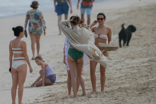 Selena Gomez in a bikini on the beach in Honolulu, HI - January 1, 2020

Ouch! Selena Gomez Gets Stung by a Man-of-War During Her Hawaiian Vacation

Selena Gomez is taking time for herself in 2020! Over the weekend, the 27-year-old singer was spotted enjoying a beach day in Hawaii with her pals. Selena donned a green floral bikini as she took in the scenic views, but she then had a scary moment when she was stung by a man-of-war. Ouch! Luckily, her friends were there to help her out, and one of them even carried her the rest of the way.

Selena has also been sharing snaps from her getaway on Instagram, and aside from getting stung, it looked like total bliss. While one shot featured her posing on a yacht, another showed her looking toward a stunning sunset. "Hi New Year. Let's make this one better than the rest," she captioned the photos. She posted even more scenic pictures from the trip on her Instagram Story, including a snapshot of her modeling a slip dress against an ocean background.

She appears to be taking a break from promoting her forthcoming album, Rare, which is set to be released on Jan. 10. Not only has Selena previously teased her new collection of songs on Instagram, but she also rocked some new merch for the anticipated LP, which will include her singles "Look at Her Now" and "Lose You to Love Me." But for the time being, she's swapping her luxe outfits for some sexy swimwear. Keep scrolling to see more photos from her Hawaiian getaway!

popsugar

#SelenaGomez