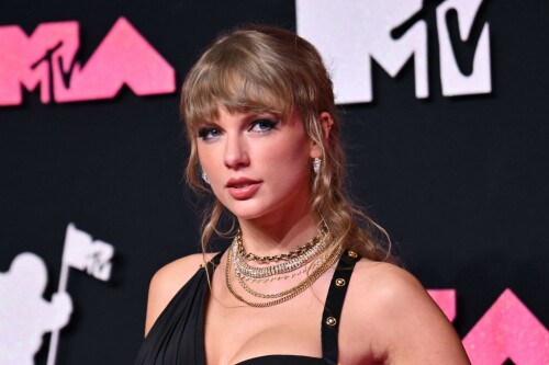 Taylor Swift receives awards during the 2023 MTV Video Music Awards at the Prudential Center in Newark, New Jersey, U.S., September 12, 2023.

MTV VMAs 2023: Taylor Swift wins big in a ceremony celebrating hip-hop and Shakira

Swift claims video of the year for Anti-Hero, Shakira wins the video vanguard award and a who’s who of hip-hop legends take the stage at the 40th Video Music Awards

Taylor Swift once again dominated the MTV Video Music Awards (VMAs), winning for every televised category in which she was nominated, in a night that otherwise celebrated Latin music, including the pre-eminence of Shakira, as well as 50 years of hip-hop.

Swift, currently in the middle of the first billion-dollar stadium tour in history, took home the night’s top prize, video of the year, for her Midnights track Anti-Hero, as well as best direction, best pop video and song of the year.

The 33-year-old singer dedicated her wins to the art of songwriting as well as to presenters ‘NSync, who reunited for the first time in over a decade to give her one award, and her video editor Chancler Hanes and cinematographer Rina Yang, who spoke on Swift’s behalf for her video of the year win.

After splitting emcee duties with LL Cool J and Jack Harlow last year, Nicki Minaj took over as the sole host of the 40th annual VMAs at the Prudential Center in New Jersey, and won an award, best hip-hop, for her track Super Freaky Girl. “So often I joke around and play around and stuff, but tonight, I don’t know why, this morning I just woke up and I had this really strong sense of gratitude,” she said.

The performance-heavy, relatively chaos-free VMAs devoted a significant portion of its nearly four-hour ceremony to celebrating 50 years of hip-hop, from a night-opening performance by Lil Wayne to the VMA debut of Metro Boomin to a finale medley featuring Doug E Fresh, Grandmaster Flash and the Furious Five, LL Cool J, Darryl McDaniels of Run DMC, Lil Wayne and Minaj herself.


Mary J Blige presented the global icon award to Diddy, AKA Puff Daddy and Love, whose real name is Sean Combs. “Nobody deserves to be called an icon more than this man,” Blige said of the rapper, producer, business mogul and record executive, who performed a sequence of hits from Mo Money Mo Problems to Last Night with Keyshia Cole along with his son King Combs.

“Love wins, y’all. Love wins,” Combs said in a speech that covered his origins as a paperboy before getting cast in music videos by dancing (“doing my Diddy jig”) in New York clubs. “I appreciate you all coming and just giving me my flowers and celebrating me … this is a dream come true for me.”

The VMAs also nodded to the global domination of Latin music from artists such as the Brazilian Anitta, who won best Latin for Funk Rave, Mexican breakout artist Peso Pluma, and Colombian singer Karol G, who became the first female artist to score a No 1 Spanish-language album with Mañana Será Bonito.

Karol G won for best collaboration with fellow Colombian Shakira, the night’s guest of honor, for their song TGQ. “She’s a legend. She represents our country and our Latina community,” said Karol G in Spanish.

Wyclef Jean presented Shakira with her video vanguard award for her contributions to global music. “Latin music would not be the global force that it is without Shakira,” he said of the 46-year-old Colombian singer, who performed a medley of hits that took her from contortions in a box (She Wolf) to center-stage dancing with knives (Whenever, Wherever) to crowdsurfing while singing BZRP Music Sessions, Vol 53. In a brisk acceptance speech, Shakira paid tribute to the “amazing women” who helped her push industry boundaries, her two sons, Milan and Sasha, and her fans “who always support me through thick and thin. Thank you so much for being my army and helping me fight all my battles.”

It was a triumphant night for female performers, who ruled most of the set list. Olivia Rodrigo kicked the night off with a sharp, pyrotechnic collage of tracks from her sophomore album Guts, and Cardi B and Megan Thee Stallion performed a vigorous debut of their new single Bongos. Doja Cat stirred up the room for Attention, Paint the Town Red and Demons, flanked by an army of female dancers streaked in blood-coloured paint, and Anitta sang and twerked her way through Used To Be.

The award for best R&B went to singer SZA, who was not in attendance, while best new artist went to rapper Ice Spice (“shout out the Bronx!” she said). Best K-pop went to The Strays who, along with Tomorrow x Together, made their VMAs debut.

Tiffany Haddish presented the first-ever televised award for best Afrobeats to Rema and Selena Gomez for their song Calm Down. “Being here on this stage representing Afrobeats tonight, I’m so happy … We’re here to take it to the rest of the world,” the Nigerian singer and rapper said. Gomez said she “could not be more honoured” to be a part of the collaboration, the first African artist-led track to reach 1bn streams on Spotify, and sent “all my love to Nigeria”.

But the night belonged to Swift, who closed out the show with another video of the year award, a year after she announced her 10th studio album, Midnights, on stage. “The fact that this is a fan-voted award means so much to me,” she said of the night’s capstone award. “All I have to say tonight is thank you. I’m blown away.”

theguardian.com

#TaylorSwift #vmas