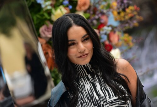 Vanessa Hudgens | Style Week OC 2023 at Fashion Island in Newport Beach, California - September 16, 2023

Vanessa Hudgens wearing Missoni Macro Space Dye Turtleneck Top, Missoni Macro Space Dye Midi Skirt, Pixie Mark.

StyleWeekOC returns to Fashion Island with more fashion than show

An invitation-only runway presentation fashion show kicked off StyleWeekOC at the Orange County Neiman Marcus store in Newport Beach on Thursday. The event also benefited the local nonprofit organization CASA OC.

Fashion Island comes by its name honestly.

On Thursday, models strutted down a runway at the shopping mecca’s Neiman Marcus as part of the opening event for the 12th annual StyleWeekOC — an event touted as one of the largest fashion events in Orange County.

The show kicked off a four-day-long “week,” raising benefit funds for CASA OC, an Orange nonprofit that advocates for abused or neglected children.

Following Thursday’s event will be the reveal of the Fashion Island Magazine’s fall edition in addition to a private VIP party at VEA Newport Beach and, on Saturday, a panel presentation by Women’s Wear Daily. This year’s keynote speaker is actress Vanessa Hudgens (“Thirteen,” “High School Musical”), who will take part in a “fireside” conversation with WWD Editor Ryma Chikhoune.

In-store celebrations will also be held on Saturday from 2 to 4 p.m. at select retailers, and some stores will have promotions and special offers.

latimes

#VanessaHudgens