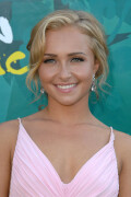 Hayden-Panettiere-Kosty555-000643f9186771f6e672