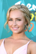 Hayden-Panettiere-Kosty555-00308cdbff9c7ab28ef9