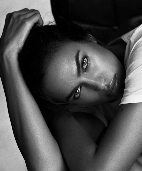 Irina Shayk | Intimissimi 2017 Collection

INTIMISSIMI EVERY WEAR BOOK

Irina Shayk is again the star of a new collection signed by the renowned Italian brand. The Intimissimi Every Wear book is a selection of luxurious basics made from cashmere, silk, cotton and lace.

Intimissimi reveals the cult pieces for the woman of today in this guide: The Intimissimi Every Wear Book. Showing irresistible everyday basics, the book outlines the top quality fibers such as wool-silk blend, cashmere, and Supima cotton.

The supermodel is portrayed by the young photographer Rowan Papier. Irina says:

“Rowan is one of the most talented photographers I know, and one of the most delightful and nice people I have ever worked with. I knew that being on set with him would be fantastic fun. He manages to get something out of me that no other photographer has managed to capture. On this project, he portrayed me in such a pure, authentic and intimate way, highlighting a more relaxed and, at times, vulnerable aspect of my personality. In a nutshell, he has captured the real me. I’ll be eternally grateful to him.”

The brand’s muse wears comfortable bodysuits – amazing to combine with masculine blazers and high-waisted trousers. The thermal modal cashmere cardigans are charming worn with office looks while the lace combinaison is a hot addition to any wardrobe.

Just look at the Eleonora lace bodysuit! Of course you can wear it over dinner at home with just a pair of high heel stilettos. But also underneath a flowy wool dress with over-the-knee boots.

The Intimissimi Every Wear Book, designed for customers throughout the world, will be available from October in the brand’s numerous stores.

#IrinaShayk