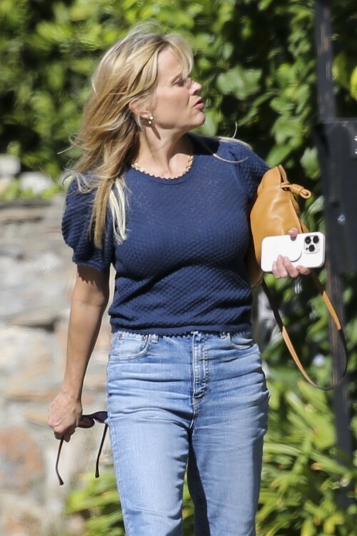 Reese Witherspoon was seen heading to a friend's house in Santa Monica - October 14, 2023

#ReeseWitherspoon