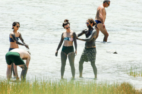 Keira Knightley in bikini at a beach in Pantelleria, Spain - June 29, 2018

Keira Knightley wearing Illesteva Leonard Round Sunglasses in Clear/havana, Marysia Santa Monica Scallop-Edged.

#KeiraKnightley