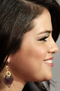 SelenaGomez_2012-GLAMOUR-Women-Of-The-Year-Awards_15905f9090ee3fe6ee2