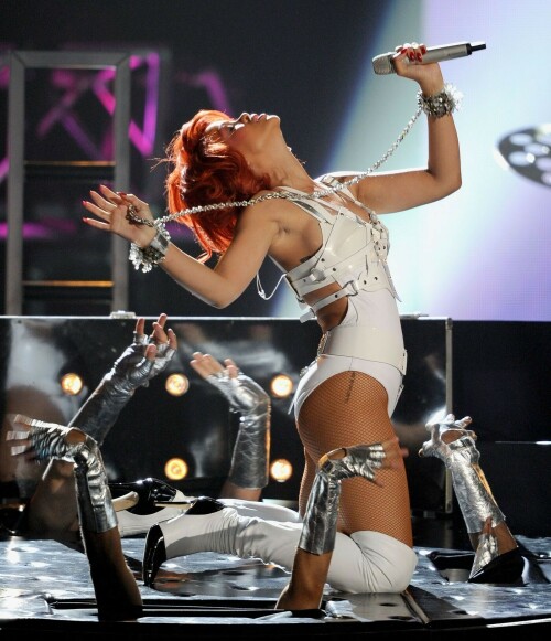 Rihanna-Billboard-Music-Awards-Kosty555.info-0045c198b6a5ddf870b