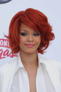 Rihanna-Kosty555.info-0240d76589931a8b920