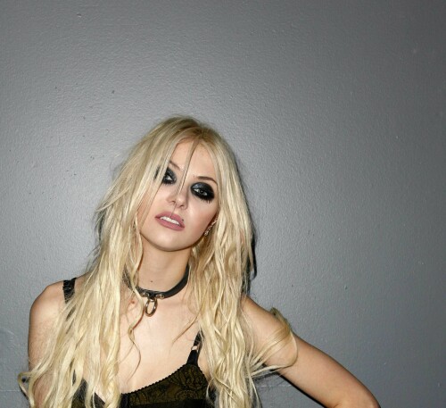 Taylor-Momsen-Kosty555.info-0419d6c91513560559.jpeg