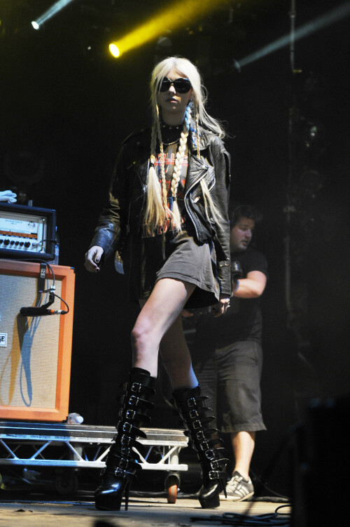 Taylor-Momsen-Kosty555.info-191e2ef46c453017cc