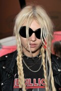 Taylor-Momsen-Kosty555.info-315d25802829d935d7