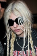 Taylor-Momsen-Kosty555.info-32033b6907a03b2fe3