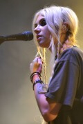 Taylor-Momsen-Kosty555.info-365c40e0fb47be6963
