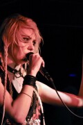 Taylor_Momsen_2011_Kosty555.info_00015c5910fae40cce17