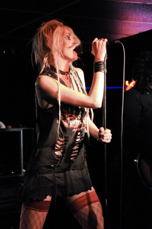 Taylor_Momsen_2011_Kosty555.info_00076408ca879b181c68.jpeg