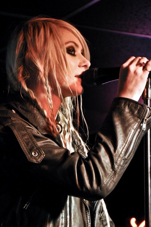 Taylor_Momsen_2011_Kosty555.info_0014d6ce855f63ef3f6c.jpeg