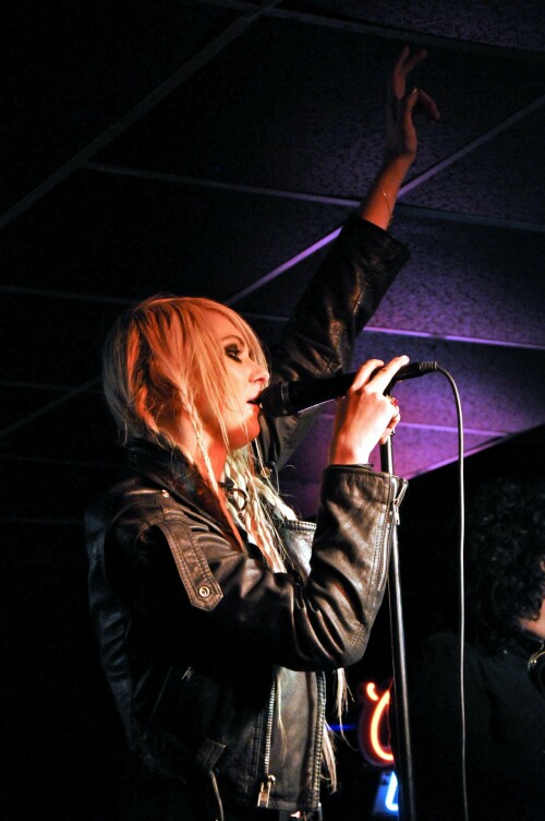 Taylor_Momsen_2011_Kosty555.info_0018666bac1ebbfaf22d.jpeg