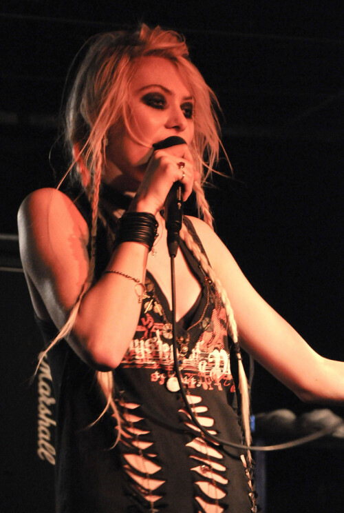 Taylor_Momsen_2011_Kosty555.info_00284a7c9980f3f0373d.jpeg