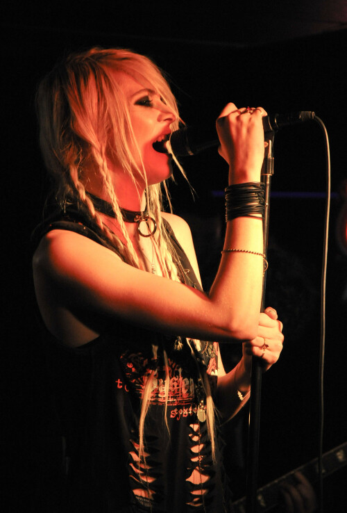 Taylor_Momsen_2011_Kosty555.info_0037d4c845c4b4607125.jpeg