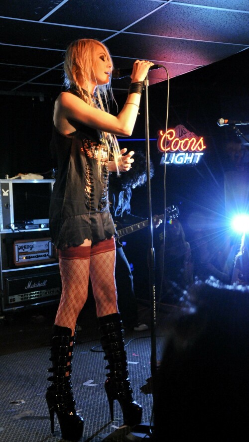 Taylor_Momsen_2011_Kosty555.info_0040dd177cd1a77305be.jpeg