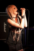 Taylor_Momsen_2011_Kosty555.info_00493eb5574fe03b2e8c