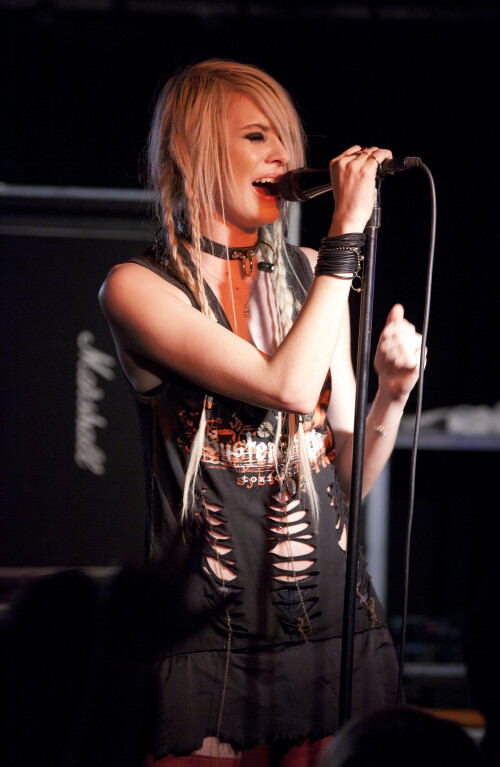 Taylor_Momsen_2011_Kosty555.info_0050781a87c9be83fb24.jpeg