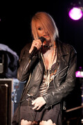 Taylor_Momsen_2011_Kosty555.info_00717a76e51c67aed077