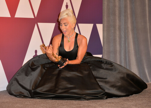 LadyGaga_2019_TheOscars_AcademyAwards_111918d6da228735eb2.jpeg