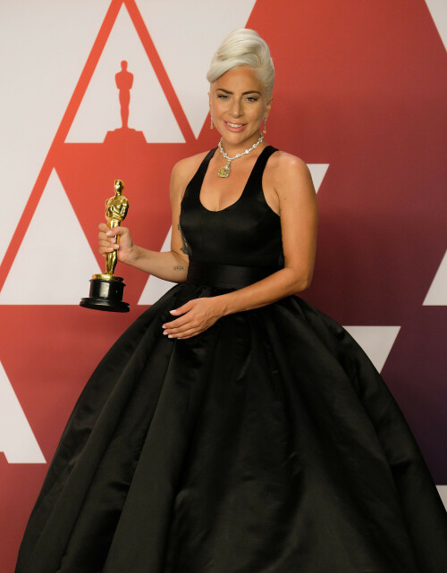 LadyGaga_2019_TheOscars_AcademyAwards_147aaf5f5d387af8348