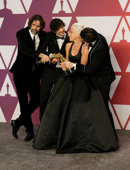 LadyGaga_2019_TheOscars_AcademyAwards_152747ebfb5f5250cc8.jpeg