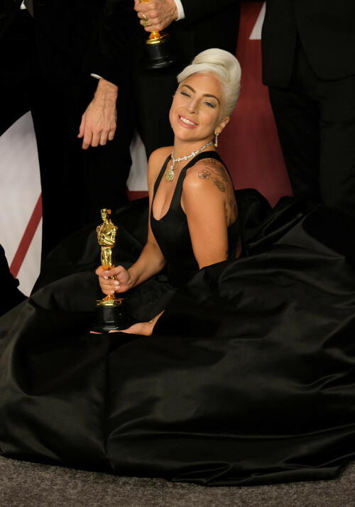 LadyGaga_2019_TheOscars_AcademyAwards_180ba12d100f1f404ca