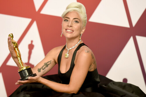 LadyGaga_2019_TheOscars_AcademyAwards_2239aaadf5a689e79ab