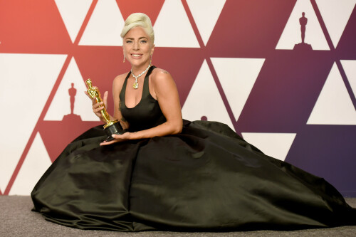 LadyGaga_2019_TheOscars_AcademyAwards_228432439cec6da59b3.jpeg