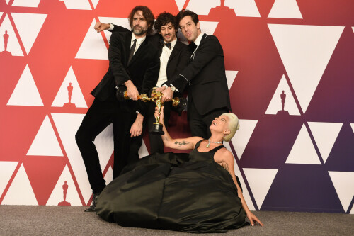 LadyGaga_2019_TheOscars_AcademyAwards_238d79c7f8f59726206.jpeg