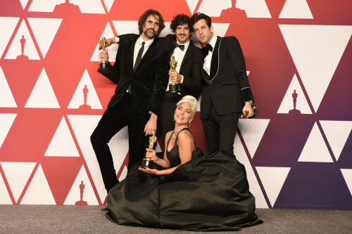 LadyGaga_2019_TheOscars_AcademyAwards_239eb210e2b6de31294.jpeg