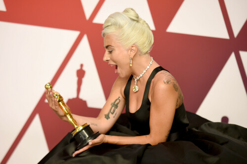 LadyGaga_2019_TheOscars_AcademyAwards_2554158ac619ee90f59