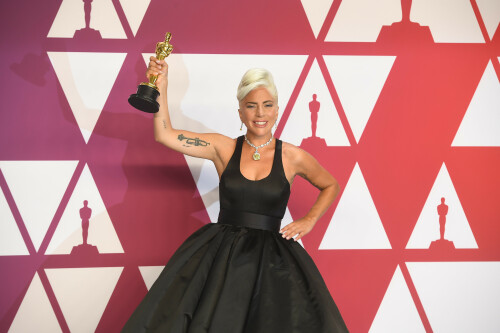 LadyGaga_2019_TheOscars_AcademyAwards_292e2333618af4f796e.jpeg