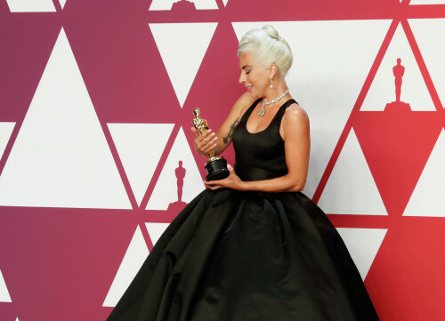 LadyGaga_2019_TheOscars_AcademyAwards_3027ab25b2ae3095dd8.jpeg