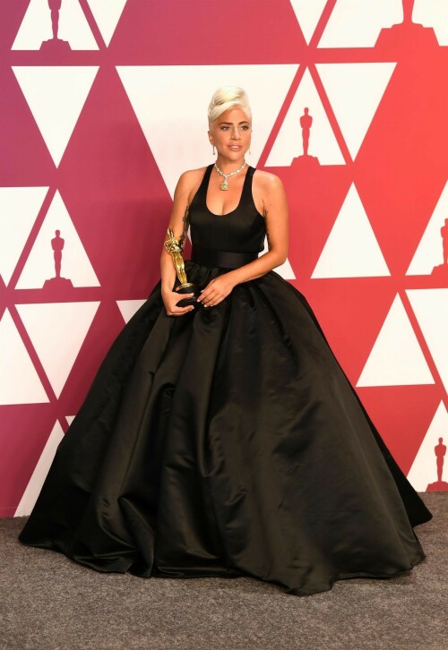 LadyGaga_2019_TheOscars_AcademyAwards_6546cec6cabb968db0.jpeg