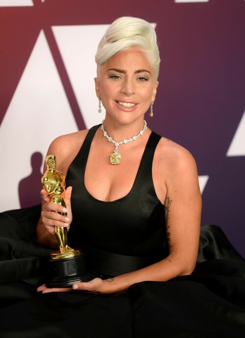 LadyGaga_2019_TheOscars_AcademyAwards_76c94efe353a7b4d8f.jpeg