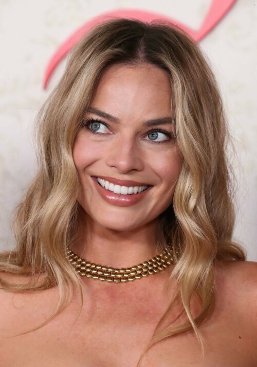 Margot Robbie at the premiere of 'Saltburn' in Los Angeles - November 14, 2023

Margot Robbie & Husband Tom Ackerley Make Red Carpet Appearance at 'Saltburn' Premiere

Margot Robbie and Tom Ackerley are making a very rare red carpet appearance together!

The married couple posed for photos while arriving at the premiere of Saltburn held on Tuesday evening (November 14) at The Theatre at Ace Hotel in Los Angeles.

For the event, Margot, 33, wore a dark brown dress with a sheer corset while Tom, 33, wore a tan blazer with black pants.

Margot and Tom are producing the movie through their LuckyChap Entertainment production company.

Margot and Tom were joined on the red carpet by fellow producer Josey McNamara.

Here’s the movie’s synopsis: “Academy Award winning filmmaker Emerald Fennell (Promising Young Woman) brings us a beautifully wicked tale of privilege and desire. Struggling to find his place at Oxford University, student Oliver Quick (Barry Keoghan) finds himself drawn into the world of the charming and aristocratic Felix Catton (Jacob Elordi), who invites him to Saltburn, his eccentric family’s sprawling estate, for a summer never to be forgotten.”

FYI: Margot is wearing a Schiaparelli dress.

JustJared

#MargotRobbie