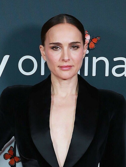 Natalie Portman poses for a photocall for 'May December' at The Curzon Bloomsbury in London, England - 06.12.2023

The 42-year-old actress Natalie Portman, who played Mathilda in the 1994 drama film “Leon: The Professional”, attends the “May December” photocall at The Curzon Bloomsbury in London.

#NataliePortman