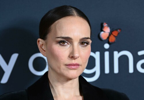 Natalie Portman poses for a photocall for 'May December' at The Curzon Bloomsbury in London, England - 06.12.2023

The 42-year-old actress Natalie Portman, who played Mathilda in the 1994 drama film “Leon: The Professional”, attends the “May December” photocall at The Curzon Bloomsbury in London.

#NataliePortman