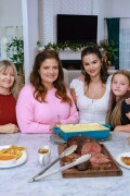 Selena-Gomez-Chef-Home-Holiday-2023-9b85813ca5e066ff0