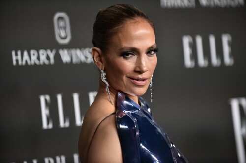 Jennifer-Lopez-ELLEs-Women-in-Hollywood---December-5-2023-59dd88124025164887