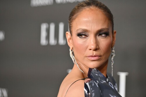 Jennifer-Lopez-ELLEs-Women-in-Hollywood---December-5-2023-825948c177edbe7d2b