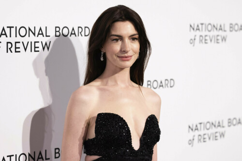 AnneHathaway_January112024_212fc0d70c4ef1aec7