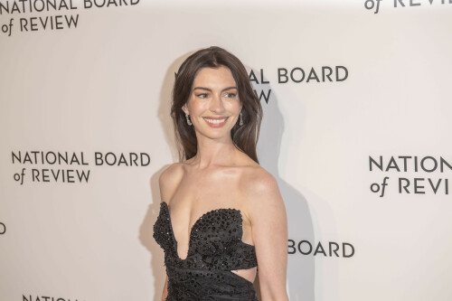 AnneHathaway_January112024_33c2cff251f52e3873.jpeg