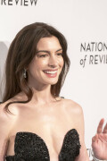 AnneHathaway_January112024_39d60b70e0388eb391