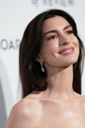 AnneHathaway_January112024_56bf7357dfec885550